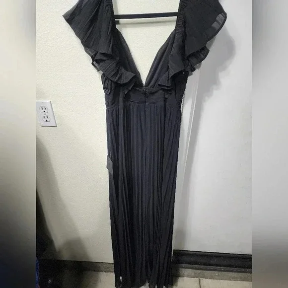 Lulu's Black Pleated Flutter Sleeve Backless Maxi Dress Wedding Party Guest NWT - Picture 10 of 14